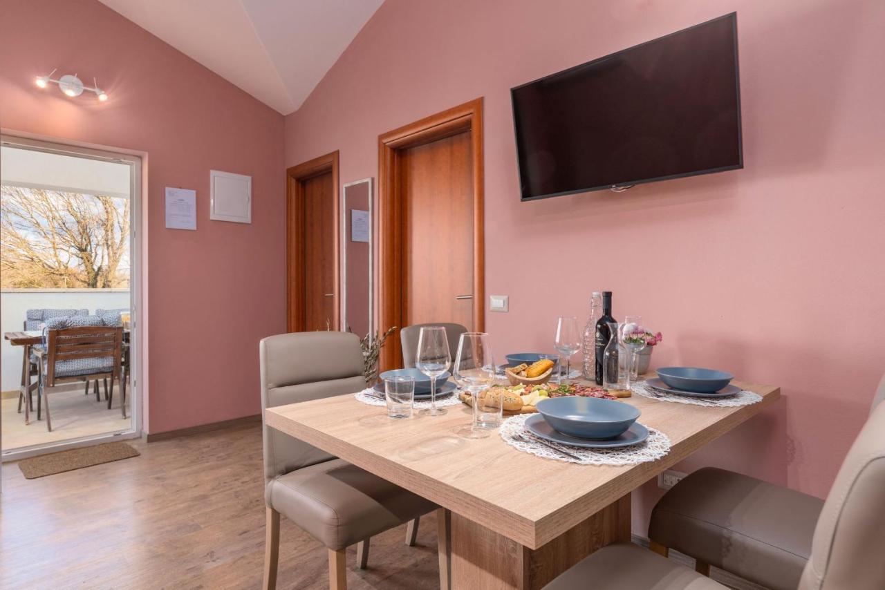 Apartment Karolina 2 Funtana Dış mekan fotoğraf